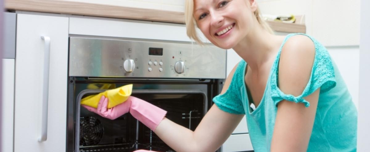Soapranos oven cleaning service available in Clitheroe, Whalley and the Ribble Valley.